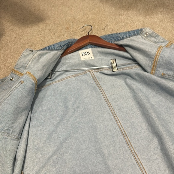 Zara jeans jacket with a stud - Picture 5 of 8